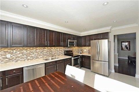 102 - 57 Brickyard Way, Townhouse with 3 bedrooms, 2 bathrooms and 1 parking in Brampton ON | Image 6
