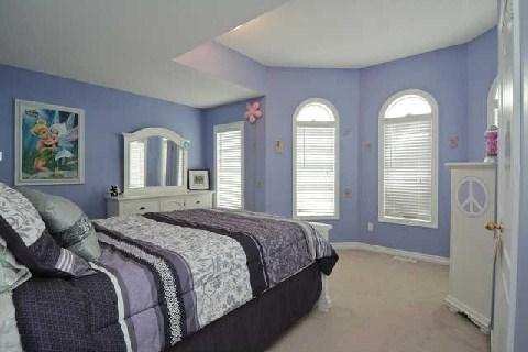 1012 Coyston Dr, House detached with 4 bedrooms, 3 bathrooms and 2 parking in Oshawa ON | Image 16