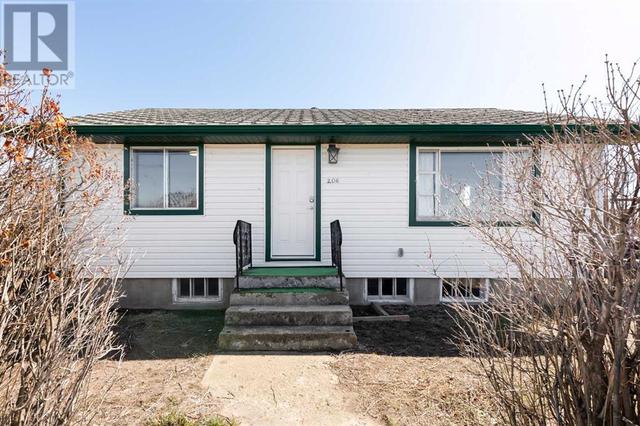 206 1 Street, House detached with 2 bedrooms, 1 bathrooms and 2 parking in Cypress County AB | Image 2