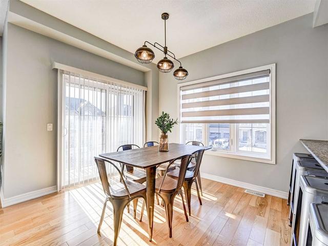 2373 Natasha Circ, House attached with 3 bedrooms, 2 bathrooms and 3 parking in Oakville ON | Image 4