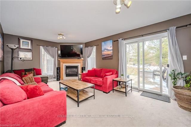 7 - 365 Watson Pkwy N, Townhouse with 3 bedrooms, 4 bathrooms and 2 parking in Guelph ON | Image 2