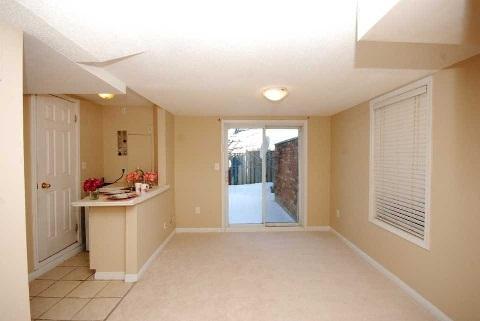 01 - 80 Acorn Pl, Townhouse with 3 bedrooms, 4 bathrooms and 2 parking in Mississauga ON | Image 4