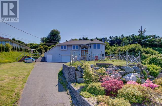 2525 Cardena Cres, House detached with 3 bedrooms, 3 bathrooms and 4 parking in Port McNeill BC | Card Image
