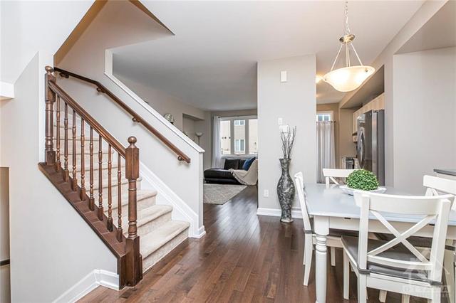 152 Gardenpost Terrace, Townhouse with 3 bedrooms, 3 bathrooms and 3 parking in Ottawa ON | Image 5
