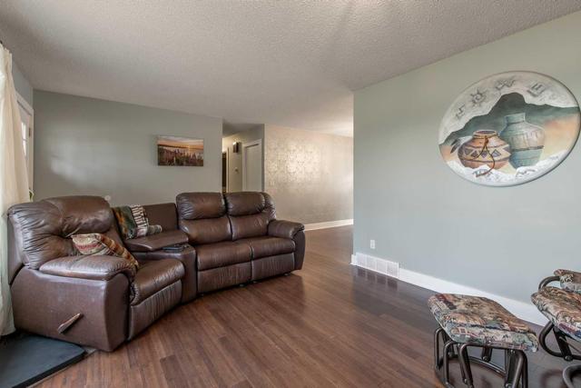 85 n 250 W, House detached with 5 bedrooms, 2 bathrooms and 4 parking in Raymond AB | Image 7
