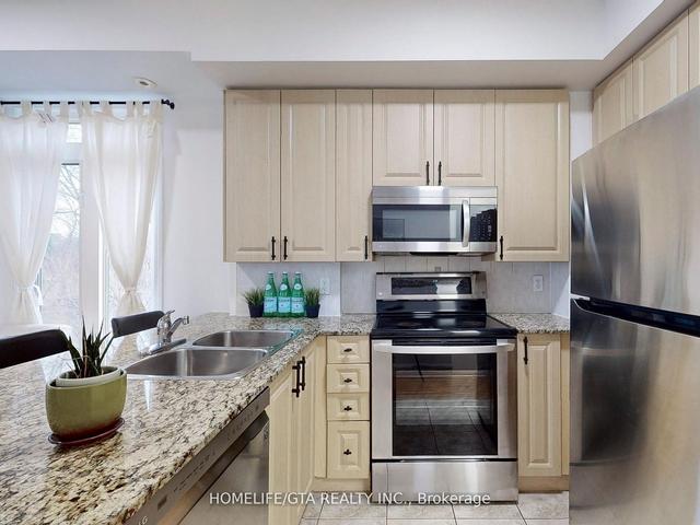th32 - 68 Carr St, Townhouse with 2 bedrooms, 2 bathrooms and 1 parking in Toronto ON | Image 5