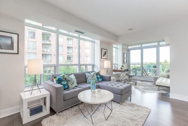 527 - 550 Queens Quay W, Condo with 1 bedrooms, 2 bathrooms and 1 parking in Toronto ON | Image 2