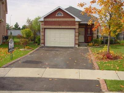 72 Mosley Cres, House detached with 2 bedrooms, 2 bathrooms and 4 parking in Brampton ON | Image 1