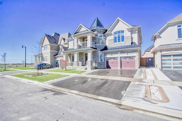 5 Dopp Cres, House detached with 5 bedrooms, 4 bathrooms and 9 parking in Brampton ON | Image 2