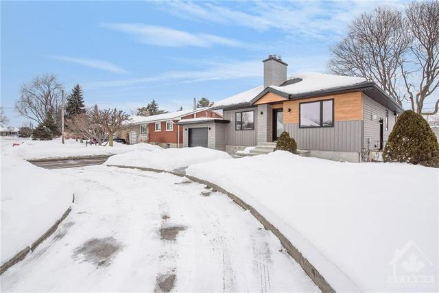 11 Lyall Street, House detached with 4 bedrooms, 3 bathrooms and 6 parking in Ottawa ON | Image 2