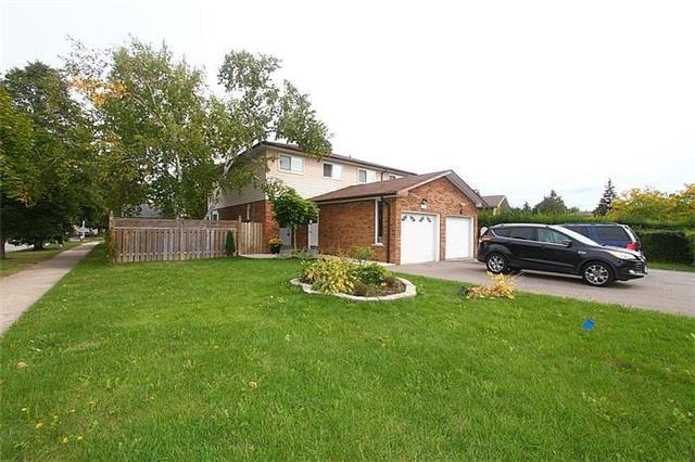 2720 Windjammer Rd, House semidetached with 3 bedrooms, 2 bathrooms and 2 parking in Mississauga ON | Image 16