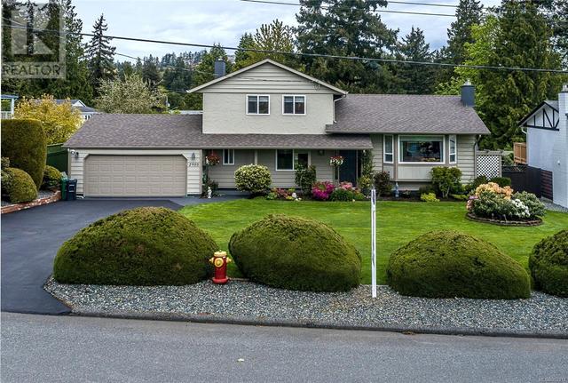 2950 Cosgrove Cres, House detached with 3 bedrooms, 3 bathrooms and 2 parking in Nanaimo BC | Card Image