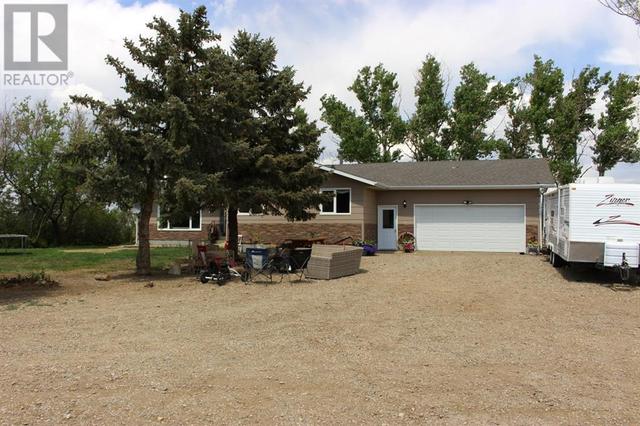 113045 Range Road 19 4, House detached with 4 bedrooms, 1 bathrooms and null parking in Lethbridge County AB | Card Image