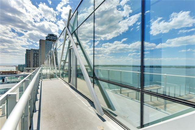 ph1404 - 29 Queens Quay E, Condo with 4 bedrooms, 4 bathrooms and 2 parking in Toronto ON | Image 8
