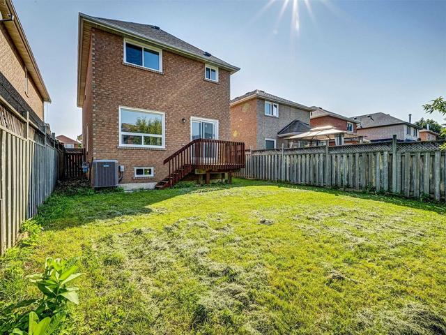 1018 Fernandez Dr, House detached with 3 bedrooms, 3 bathrooms and 4 parking in Mississauga ON | Image 33