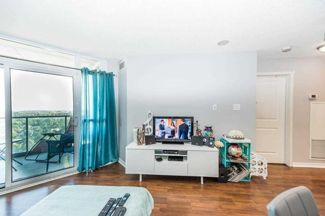 1807 - 9 George St, Condo with 1 bedrooms, 1 bathrooms and 1 parking in Brampton ON | Image 3