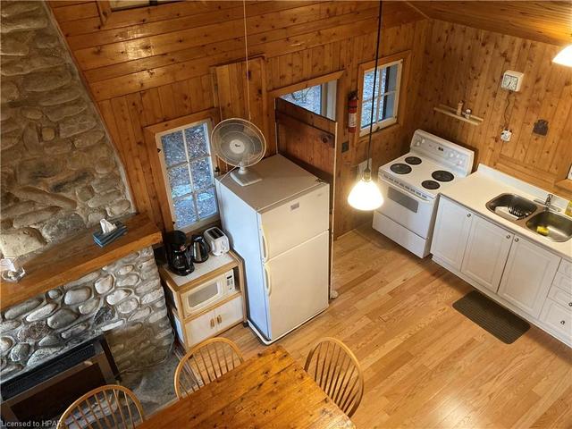 1081 Dyers Bay Road, House detached with 3 bedrooms, 1 bathrooms and 3 parking in Northern Bruce Peninsula ON | Image 7