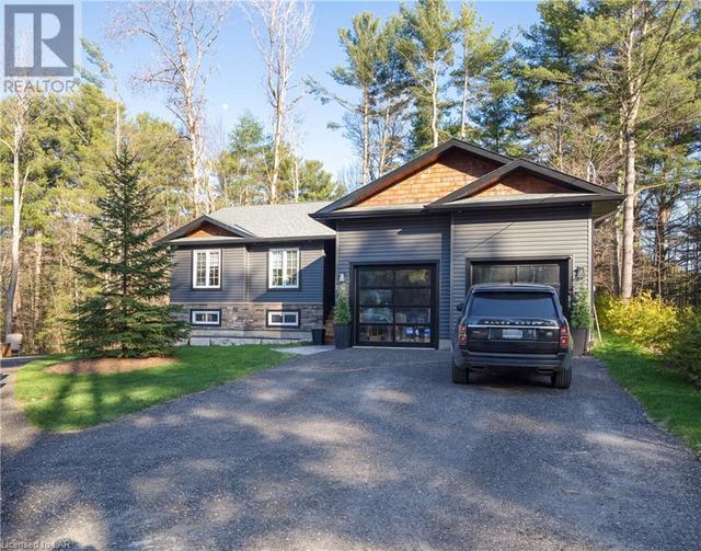 90 Ann Street, House detached with 3 bedrooms, 2 bathrooms and 6 parking in Bracebridge ON | Image 2