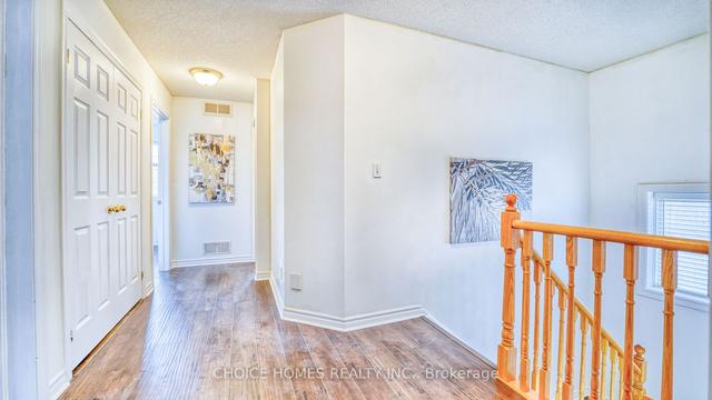 522 Britannia Ave E, House detached with 4 bedrooms, 3 bathrooms and 4 parking in Oshawa ON | Image 14