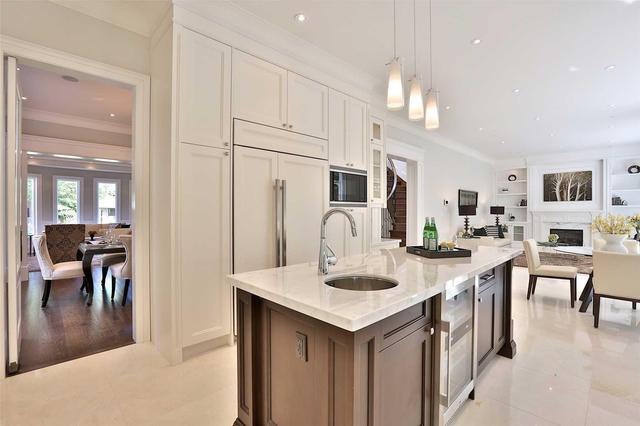 18 Viamede Cres, House detached with 4 bedrooms, 7 bathrooms and 7 parking in Toronto ON | Image 13