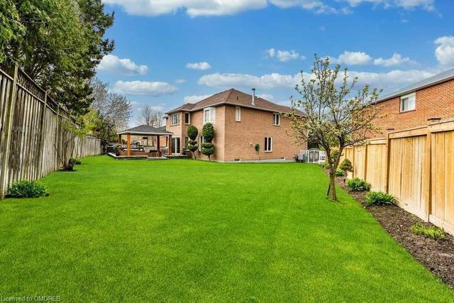 1088 Senlac Court, House detached with 5 bedrooms, 3 bathrooms and 6 parking in Mississauga ON | Image 33