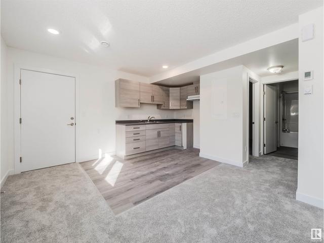 11221 - 11223 94 St Nw, Home with 3 bedrooms, 5 bathrooms and 2 parking in Edmonton AB | Image 12