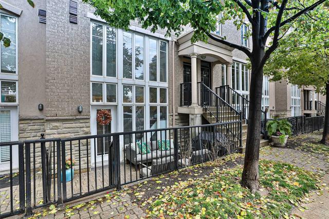 1240 - 21 Pirandello St, Townhouse with 1 bedrooms, 2 bathrooms and 1 parking in Toronto ON | Image 1