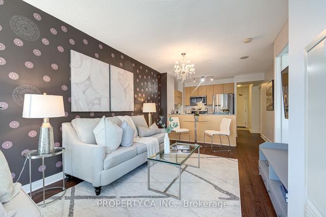 1107 - 11 Brunel Crt, Condo with 1 bedrooms, 1 bathrooms and 1 parking in Toronto ON | Image 1