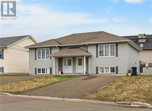 79 - 81 Hemmer Jane Dr, House other with 6 bedrooms, 2 bathrooms and null parking in Moncton NB | Image 2
