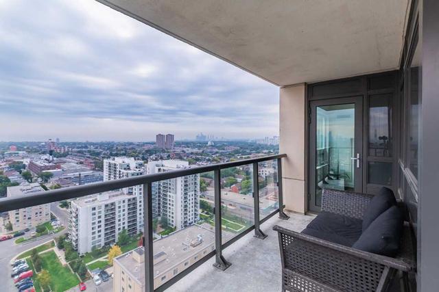 2404 - 1410 Dupont St, Condo with 2 bedrooms, 2 bathrooms and 1 parking in Toronto ON | Image 8
