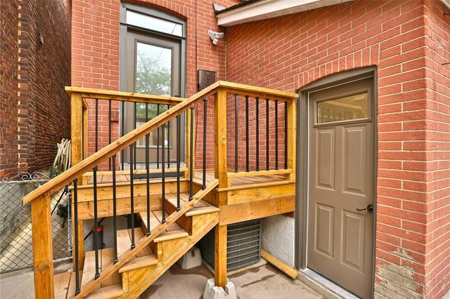 233 Mcroberts Ave, House semidetached with 3 bedrooms, 3 bathrooms and 1 parking in Toronto ON | Image 18