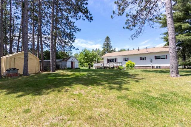 2674 Loop Rd, House detached with 3 bedrooms, 1 bathrooms and 9 parking in Highlands East ON | Image 21