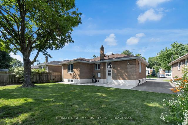 43 Kimbark Dr, House detached with 3 bedrooms, 2 bathrooms and 5 parking in Brampton ON | Image 24