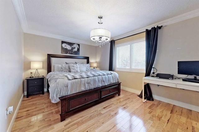 11 Florence Dr, House detached with 3 bedrooms, 4 bathrooms and 3 parking in Brampton ON | Image 14