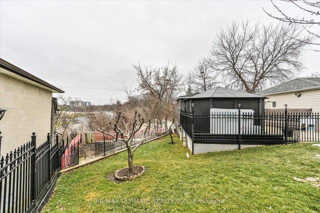 64 Juliet Cres, House detached with 2 bedrooms, 2 bathrooms and 8 parking in Toronto ON | Image 31