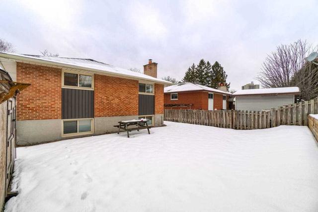 583 Beechwood St, House detached with 3 bedrooms, 1 bathrooms and 4 parking in Oshawa ON | Image 14