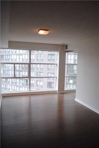 1003 - 11 St Joseph St, Condo with 1 bedrooms, 1 bathrooms and 1 parking in Toronto ON | Image 2