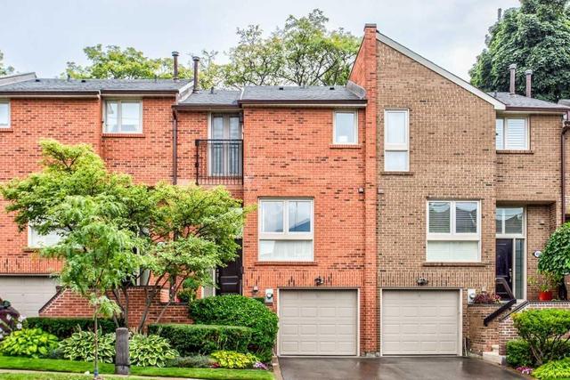 399 Woburn Ave, Townhouse with 3 bedrooms, 3 bathrooms and 1 parking in Toronto ON | Image 1