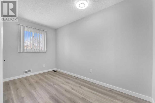 201 Templemont Drive Ne, House detached with 4 bedrooms, 2 bathrooms and 3 parking in Calgary AB | Image 27