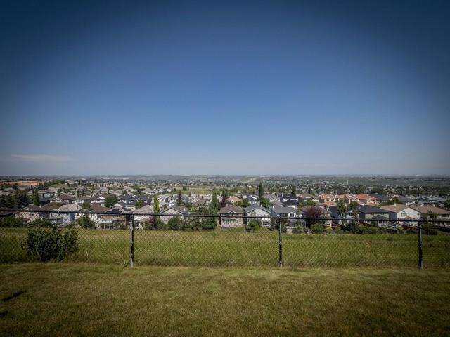 315 Edgebrook Rise Nw, House detached with 3 bedrooms, 3 bathrooms and 4 parking in Calgary AB | Image 13