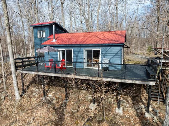 659 Indian Lake Road, House detached with 2 bedrooms, 1 bathrooms and 5 parking in Rideau Lakes ON | Image 2
