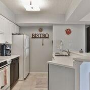 802 - 95 Lombard St, Condo with 1 bedrooms, 1 bathrooms and 1 parking in Toronto ON | Image 4