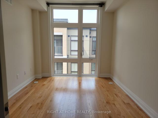 16 - 11 Eldora Ave, Townhouse with 2 bedrooms, 2 bathrooms and 1 parking in Toronto ON | Image 2