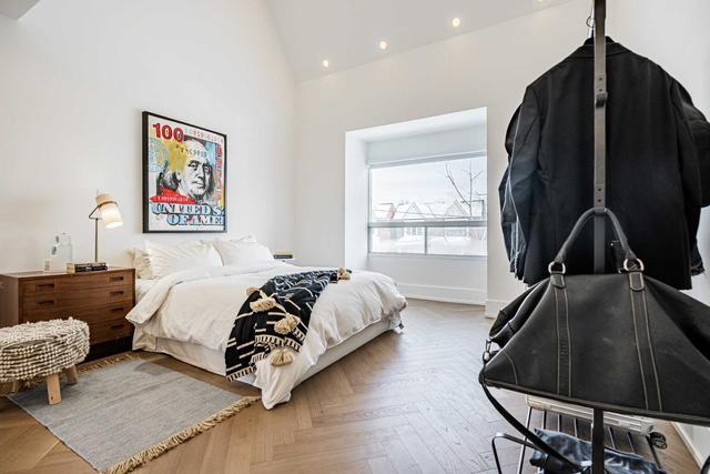 18 Royal St, House semidetached with 1 bedrooms, 3 bathrooms and 1 parking in Toronto ON | Image 8