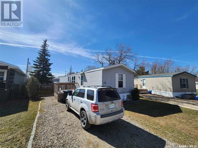 305 5th Avenue, Home with 3 bedrooms, 2 bathrooms and null parking in Caronport SK | Image 2