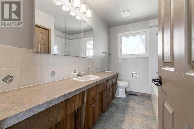 1912 18 Street N, House detached with 4 bedrooms, 2 bathrooms and 4 parking in Lethbridge AB | Image 14