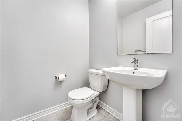 529 Sonmarg Crescent, Townhouse with 3 bedrooms, 3 bathrooms and 2 parking in Ottawa ON | Image 4