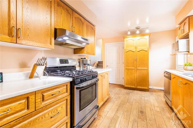 266 Napoleon Street, House detached with 4 bedrooms, 2 bathrooms and 5 parking in Carleton Place ON | Image 14