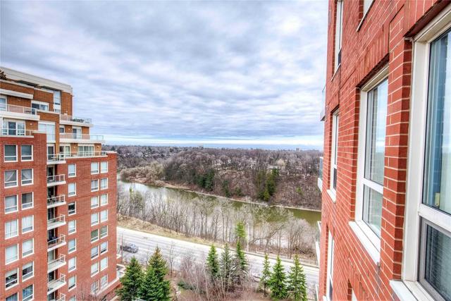 lph7 - 50 Old Mill Rd, Condo with 2 bedrooms, 2 bathrooms and 2 parking in Oakville ON | Image 3