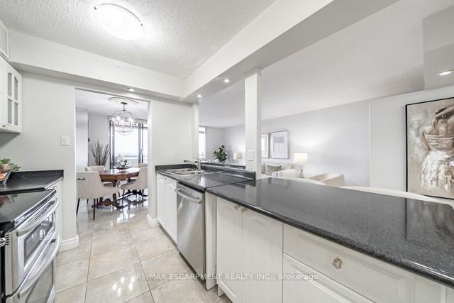 1602 - 2055 Upper Middle Rd, Condo with 3 bedrooms, 2 bathrooms and 1 parking in Burlington ON | Image 34